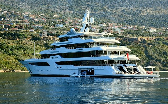 Top rated boats
& <span>luxury</span> yachts